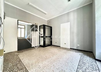Soggiorno - Appartamento via Bartolomeo Guidobono, Savona (zona Centro storico) - foto 2