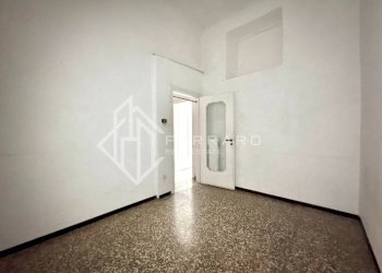 Camera da letto - Appartamento via Bartolomeo Guidobono, Savona (zona Centro storico) - foto 26