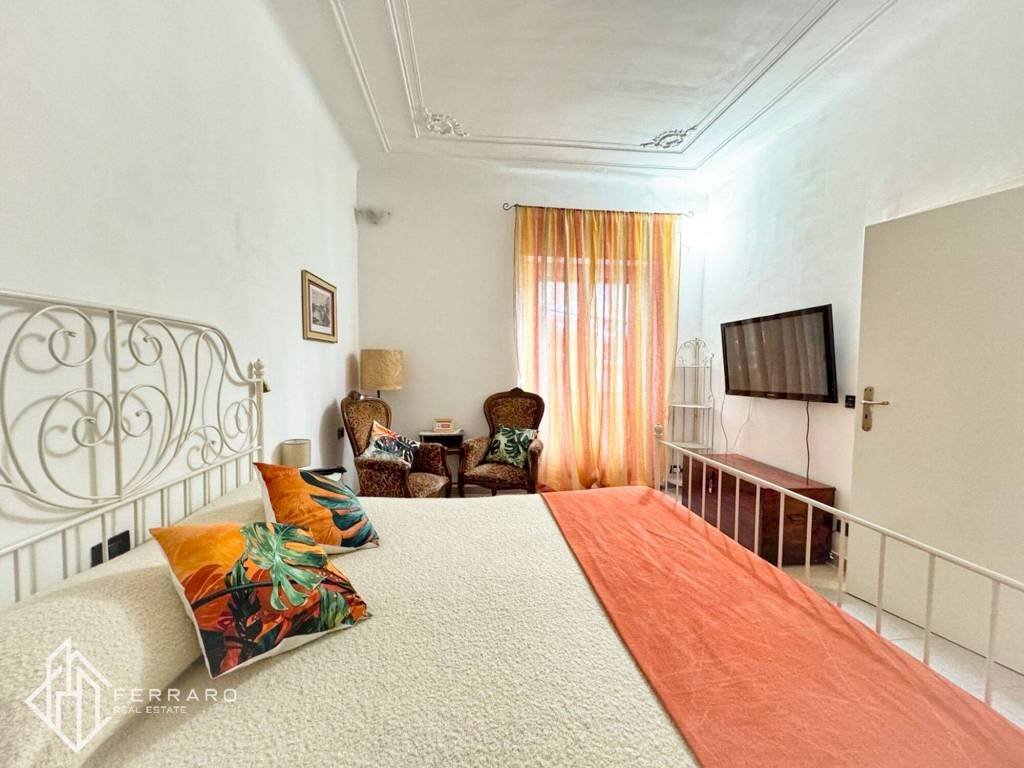 Camera da letto - Three-room apartment via Santorre Santarosa, Savona (neighborhood Villetta) - photo 1