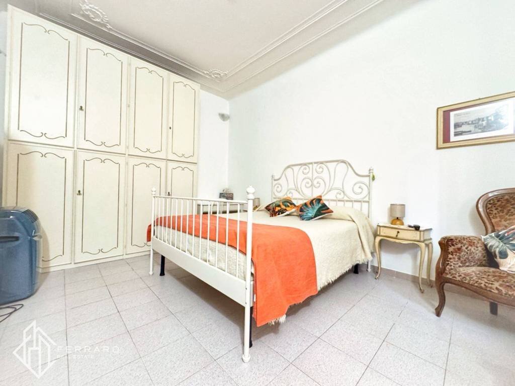 Camera da letto - Three-room apartment via Santorre Santarosa, Savona (neighborhood Villetta) - photo 3