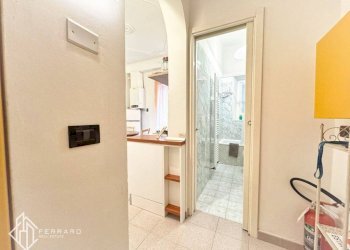 Interno appartamento - Three-room apartment via Santorre Santarosa, Savona (neighborhood Villetta) - photo 12
