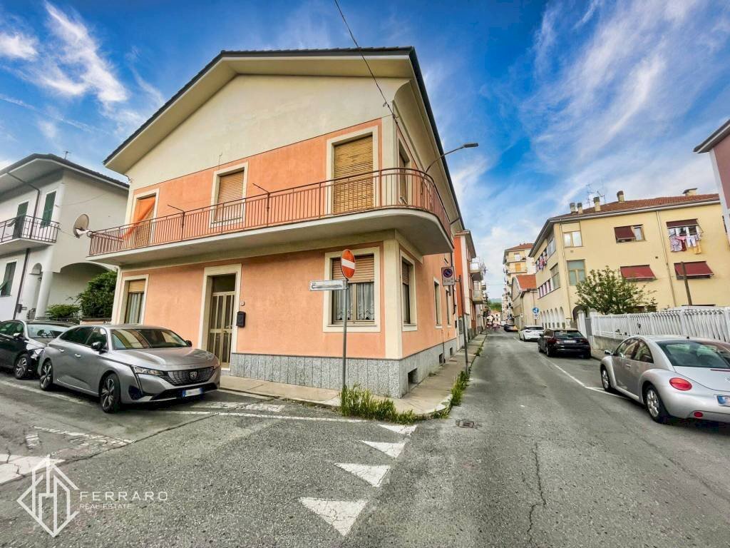 EST - Villa via Monsignor Bertolotti, 58, Cairo Montenotte - foto 1