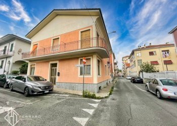 EST - Villa via Monsignor Bertolotti, 58, Cairo Montenotte - foto 1