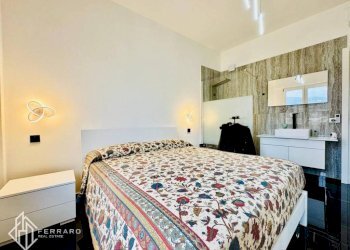 Camera da letto - Three-room apartment via Pavia, Spotorno - photo 9