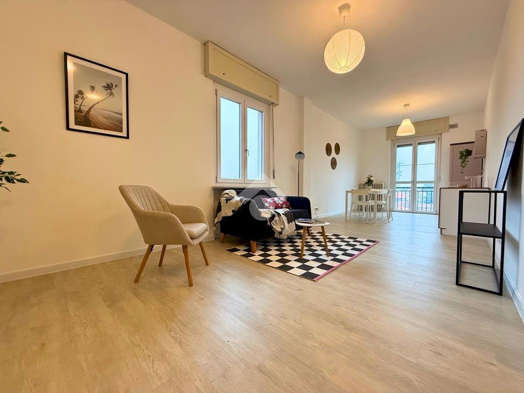 Four-room apartment Piazza Aldo Moro, Santhià - photo 1