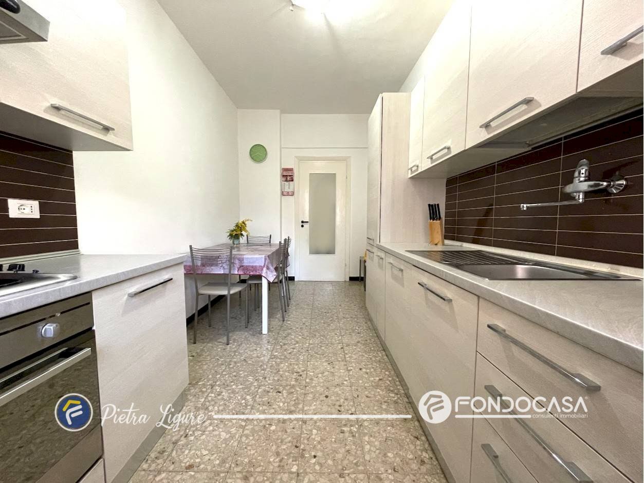 Four-room apartment Viale della Repubblica, Pietra Ligure - photo 1
