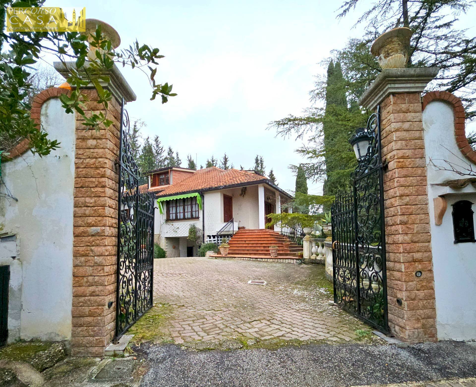 Villa Unifamiliare Via Paolo Cugnini, Teramo - foto 1