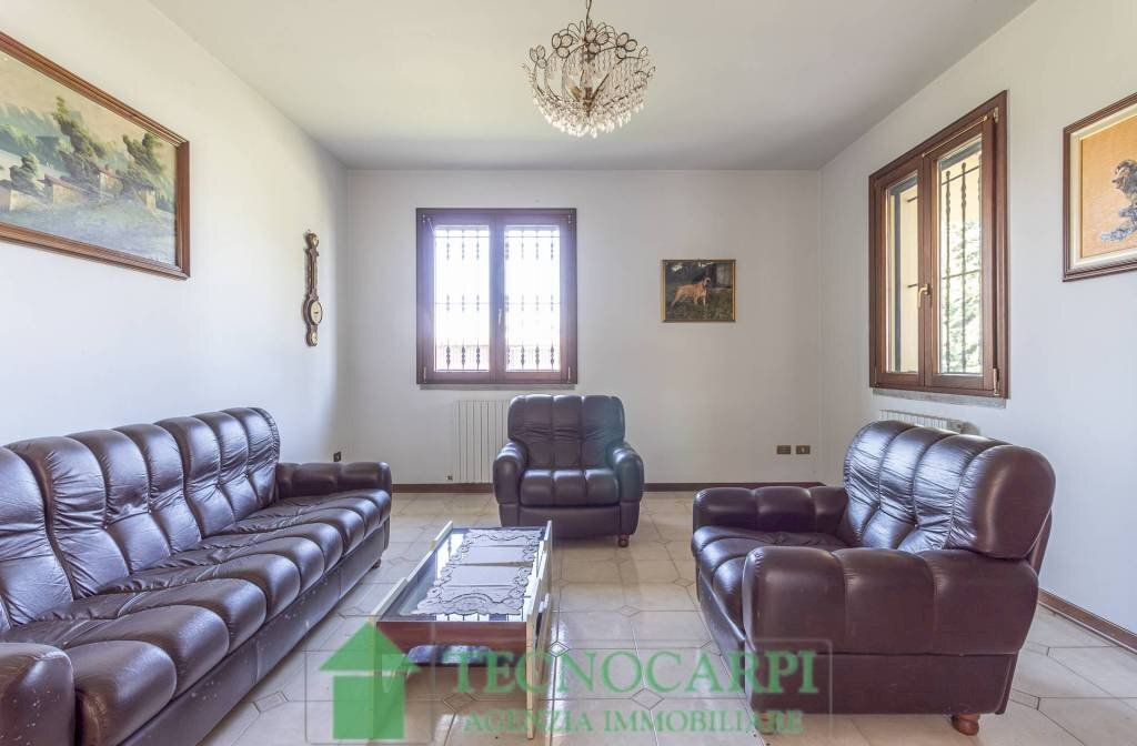 Salone - Quadrilocale via Don Giovanni Minzoni, Novi di Modena - foto 2