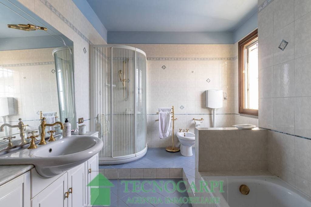 Bagno - Quadrilocale via Don Giovanni Minzoni, Novi di Modena - foto 3