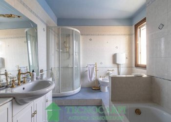 Bagno - Four-room apartment via Don Giovanni Minzoni, Novi di Modena - photo 3