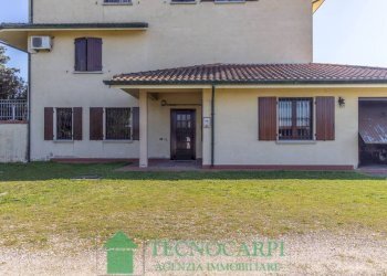 Facciata - Four-room apartment via Don Giovanni Minzoni, Novi di Modena - photo 8