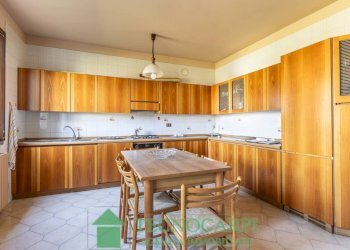 Cucina - Quadrilocale via Don Giovanni Minzoni, Novi di Modena - foto 32