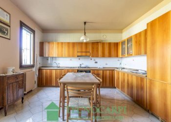 Cucina - Quadrilocale via Don Giovanni Minzoni, Novi di Modena - foto 35