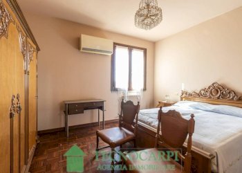 Camera da letto - Quadrilocale via Don Giovanni Minzoni, Novi di Modena - foto 41