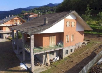 Facciata - Villa via San Chiaffredo di Comba Gambasca, 3, Sanfront - foto 1