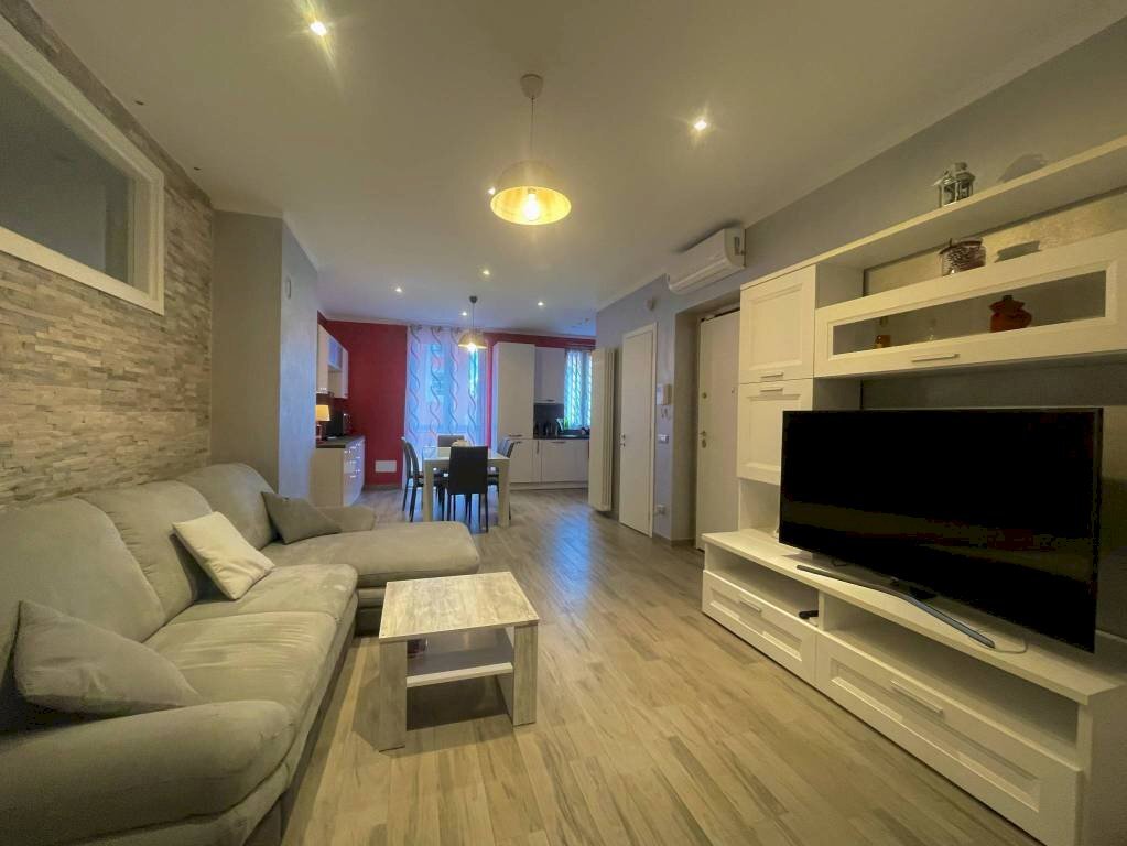 Salone - Quadrilocale piazza Perino, Volpedo - foto 1