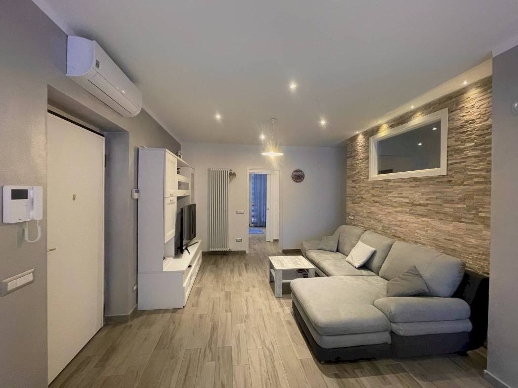 Salone - Quadrilocale piazza Perino, Volpedo - foto 2