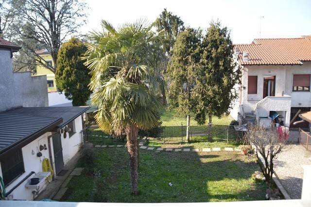 Giardino - Villa via Monviso, 8, Parabiago - foto 1