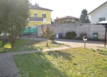 Giardino - Villa via Monviso, 8, Parabiago - foto 2