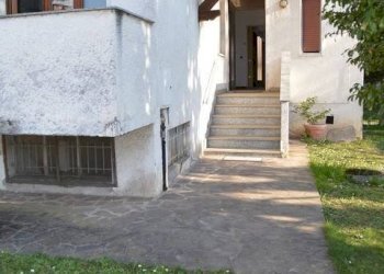 Facciata - Villa via Monviso, 8, Parabiago - photo 22