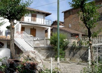 Facciata - Rustico via Italia, Montaldo Scarampi - foto 1