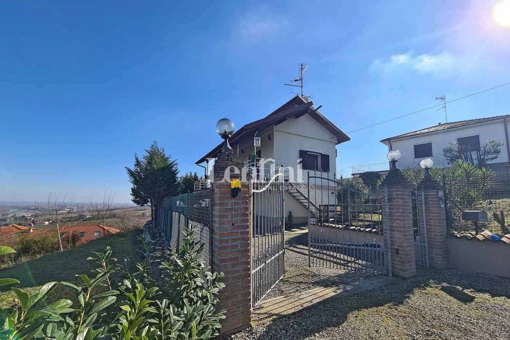 Facciata - Villa strada Pontestura, Casale Monferrato - foto 1