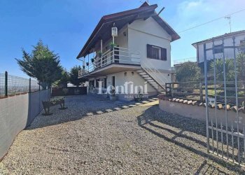 Cortile interno - Villa strada Pontestura, Casale Monferrato - foto 3