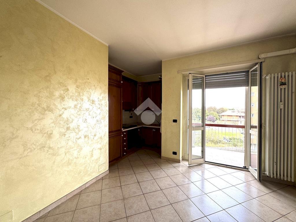 Two-room apartment Via Montanaro, Chivasso - photo 2