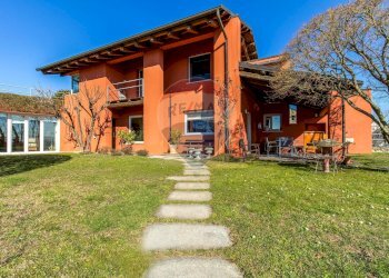 Villa Via Crispi, 22 
 Roasio, Roasio - foto 1