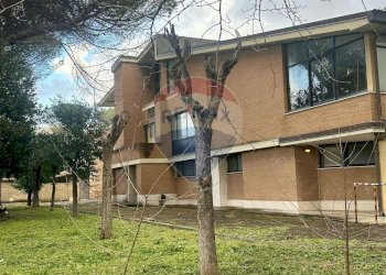 Villa VIA POGGIO VERDE, Roma (zona Casetta Mattei) - foto 2