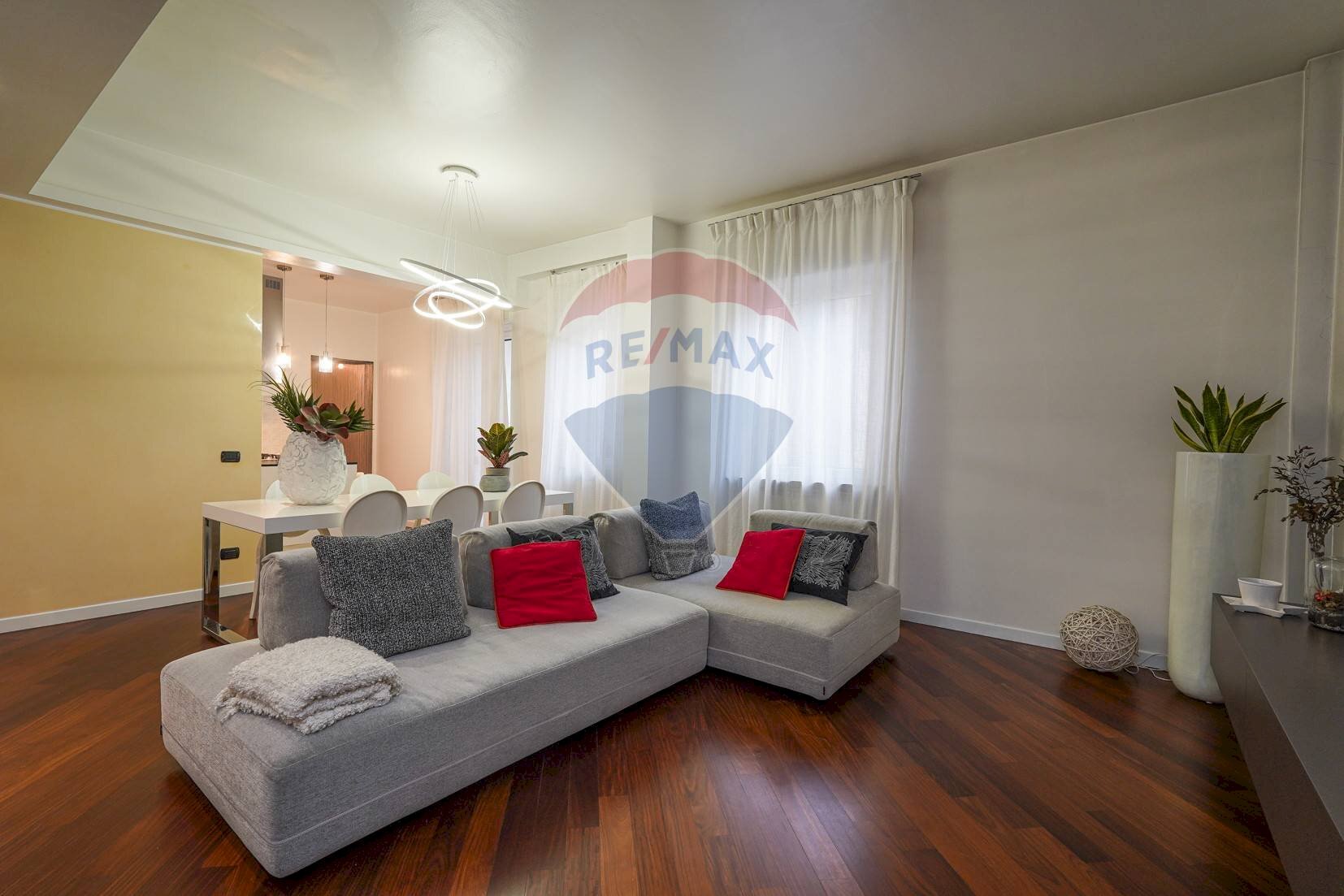 Three-room apartment Piazza IV Novembre, Azzano San Paolo - photo 3