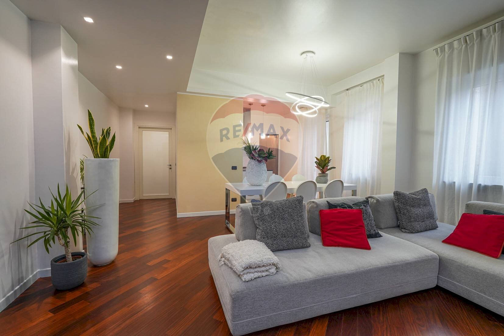 Three-room apartment Piazza IV Novembre, Azzano San Paolo - photo 2