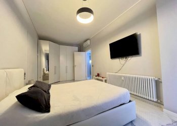Camera da letto - Three-room apartment viale Piceno, Milano - photo 9