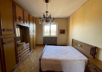 Camera da letto - Three-room apartment via San Vincenzo, 7, Moncalieri - photo 12