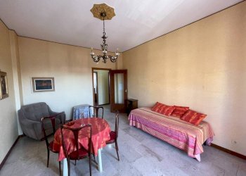 Camera da letto - Three-room apartment via San Vincenzo, 7, Moncalieri - photo 16