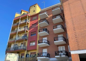 Facciata - Trilocale via San Vincenzo, 7, Moncalieri - foto 1