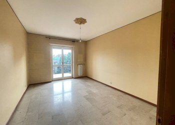Camera da letto - Trilocale via San Vincenzo, 7, Moncalieri - foto 12