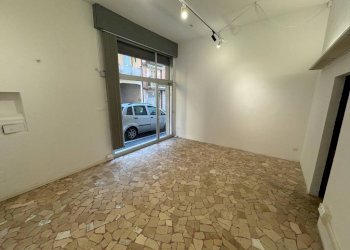 Interno non residenziale - Negozio via 4 Novembre, 12, Casalecchio di Reno - foto 2