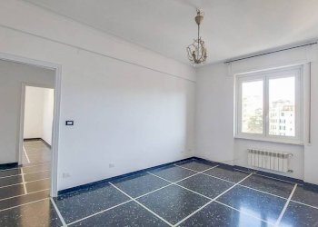 Camera da letto - Quadrilocale via Giovanni Torti, Genova (zona Marassi) - foto 16