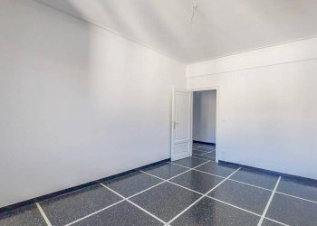 Camera da letto - Quadrilocale via Giovanni Torti, Genova (zona Marassi) - foto 21