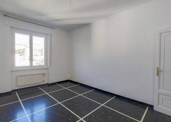 Camera da letto - Quadrilocale via Giovanni Torti, Genova (zona Marassi) - foto 22