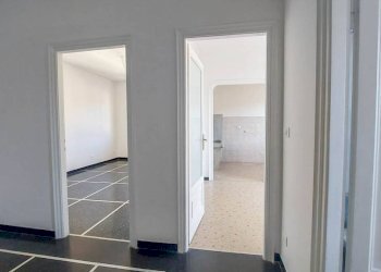 Interno appartamento - Quadrilocale via Giovanni Torti, Genova (zona Marassi) - foto 32