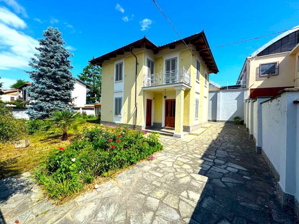 Facciata - Villa via Giuseppe Mazzini, 6, Cambiano - photo 2