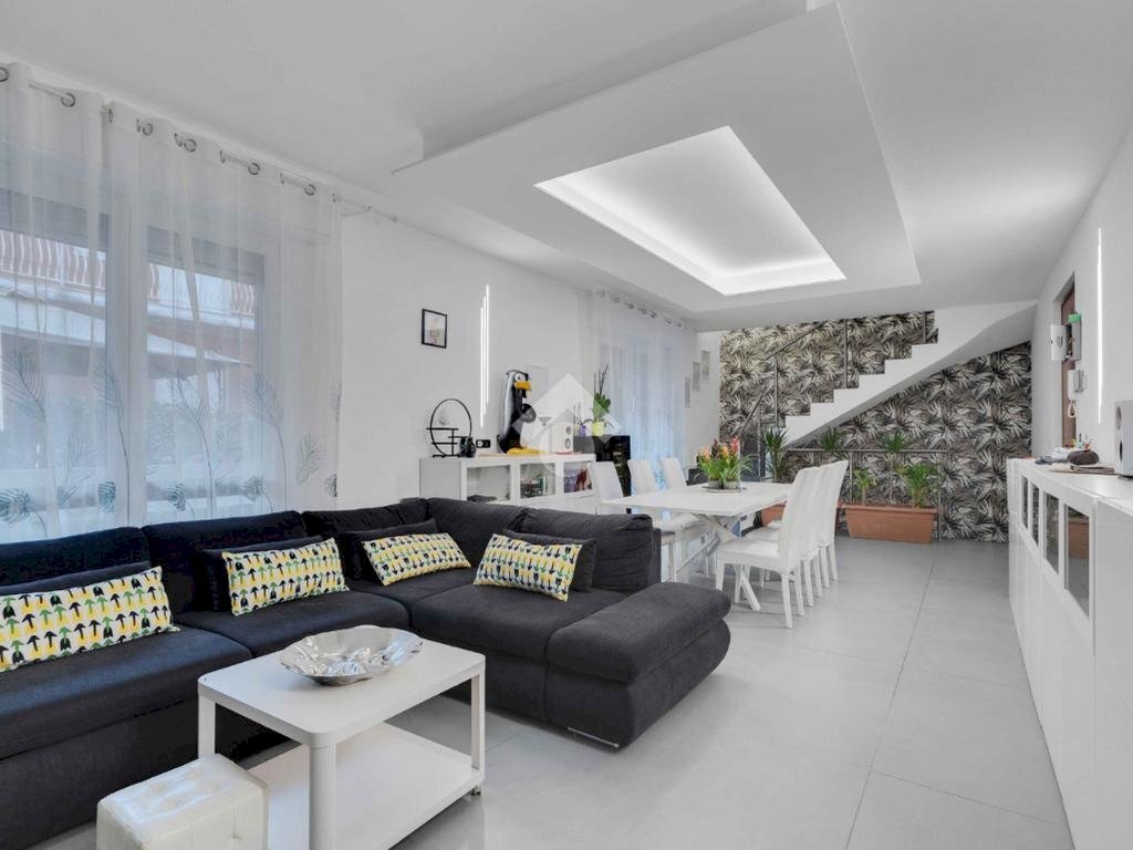 Villa a Schiera Via Massimo D'Azeglio, Trezzano sul Naviglio - foto 1