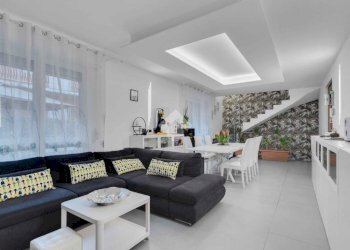 Villa a Schiera Via Massimo D'Azeglio, Trezzano sul Naviglio - foto 1