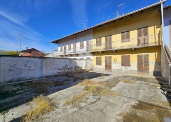 Casa indipendente Via Rondissone, Mazzè - foto 2