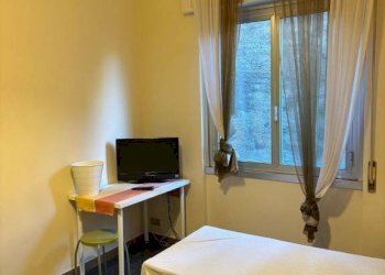 Camera da letto - Appartamento via Bartolomeo Carrea, Genova (zona Sampierdarena) - foto 13