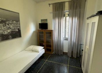 Camera da letto - Appartamento via Bartolomeo Carrea, Genova (zona Sampierdarena) - foto 18