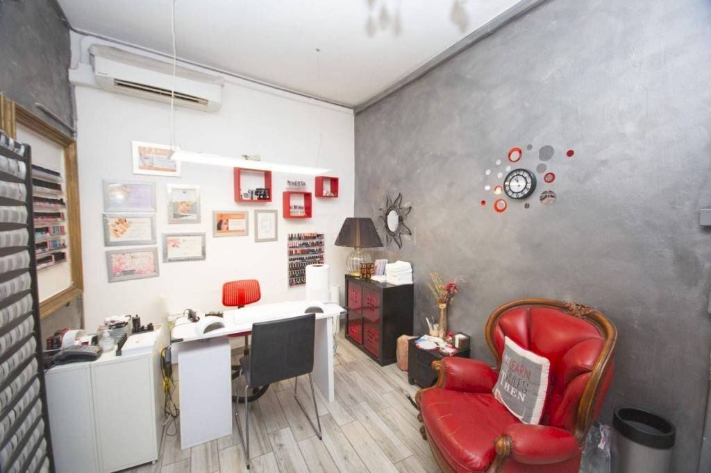 Stanza non arredata - Negozio via Mascarella, 37, Bologna (zona Irnerio) - foto 1