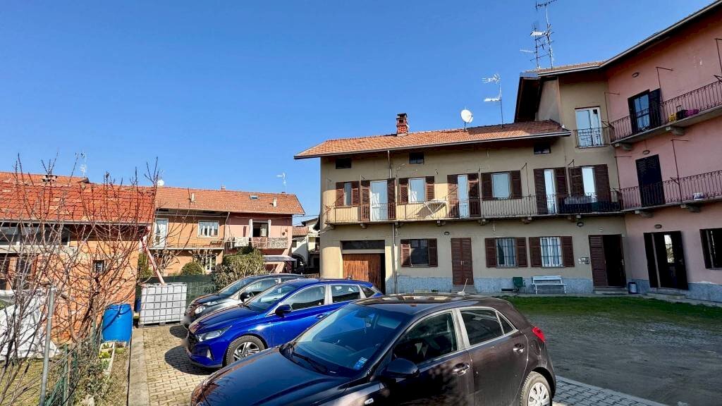 Cortile interno - Villa a Schiera via dei Partigiani, 5, Cossato - foto 3